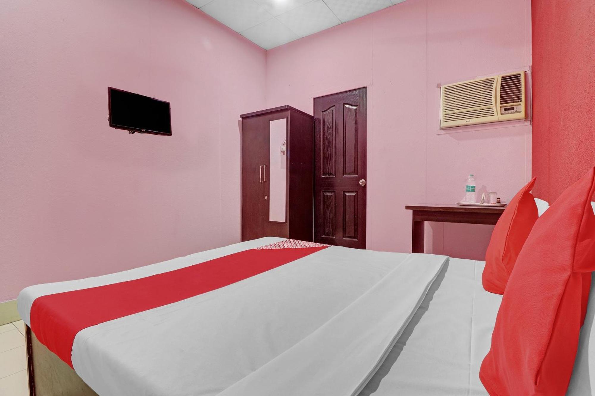 Hotel O Drizzling Land Muradnagar Екстер'єр фото