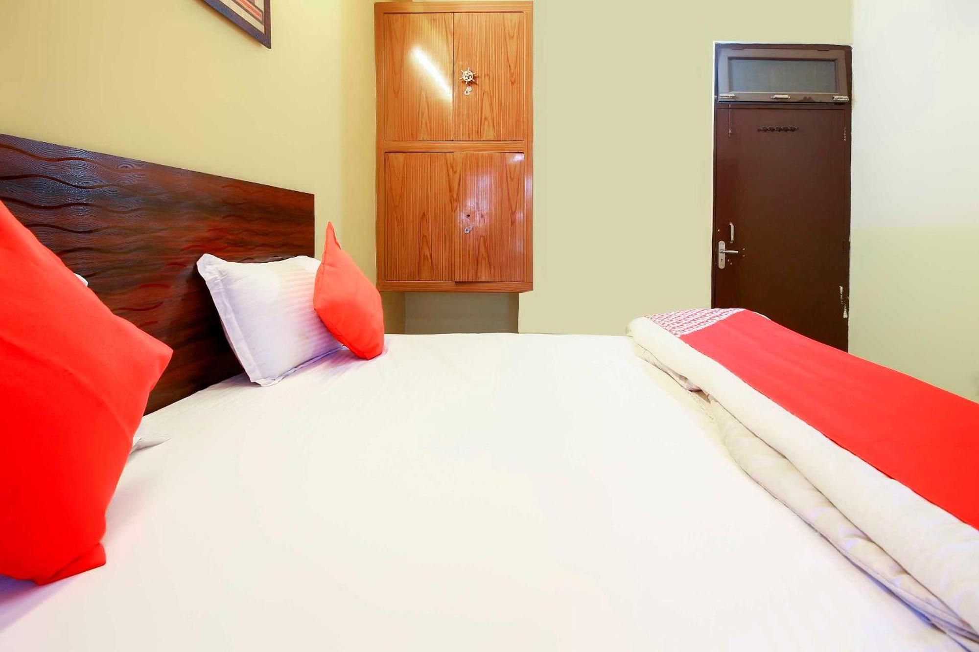 Hotel O Drizzling Land Muradnagar Екстер'єр фото