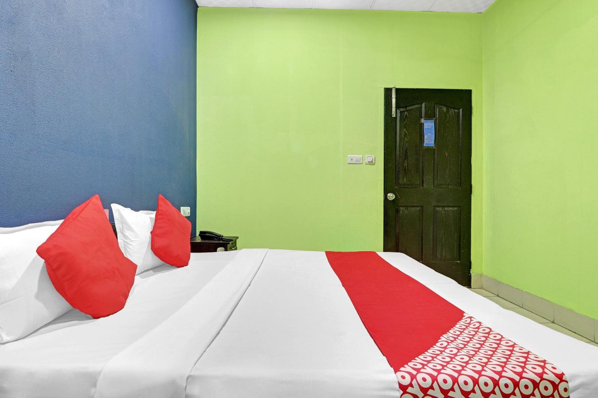 Hotel O Drizzling Land Muradnagar Екстер'єр фото