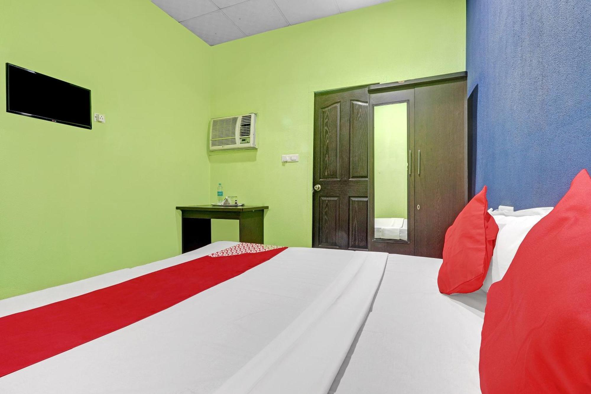 Hotel O Drizzling Land Muradnagar Екстер'єр фото