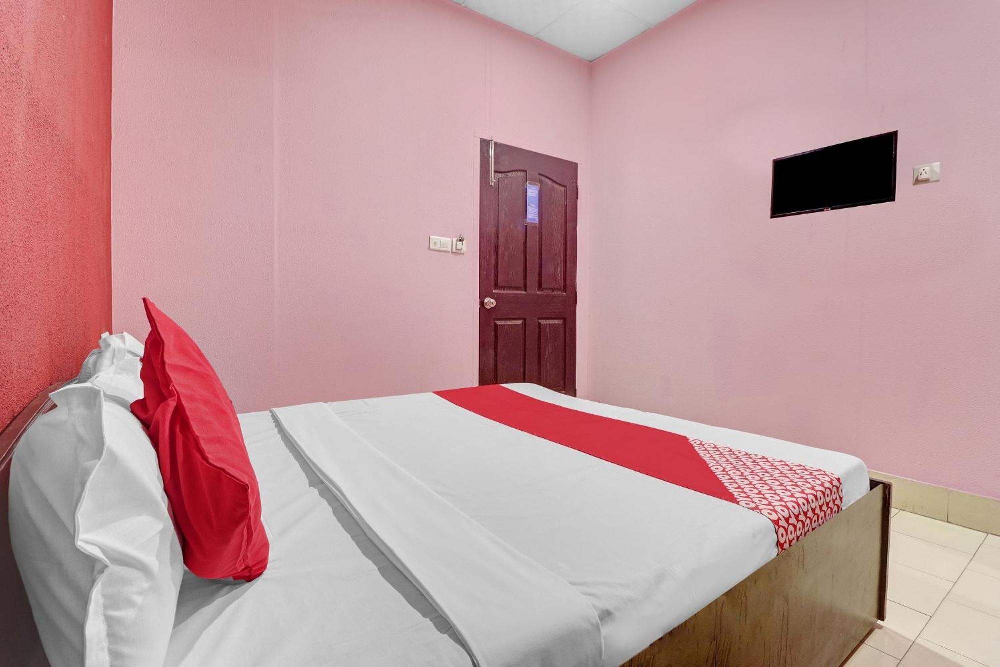 Hotel O Drizzling Land Muradnagar Екстер'єр фото