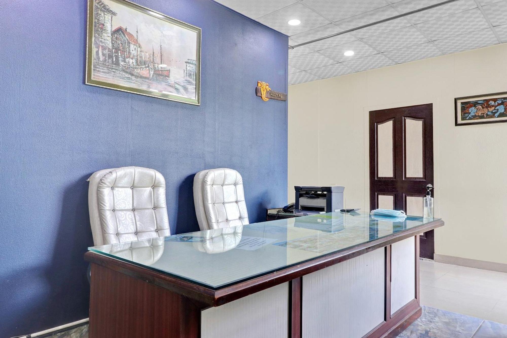 Hotel O Drizzling Land Muradnagar Екстер'єр фото