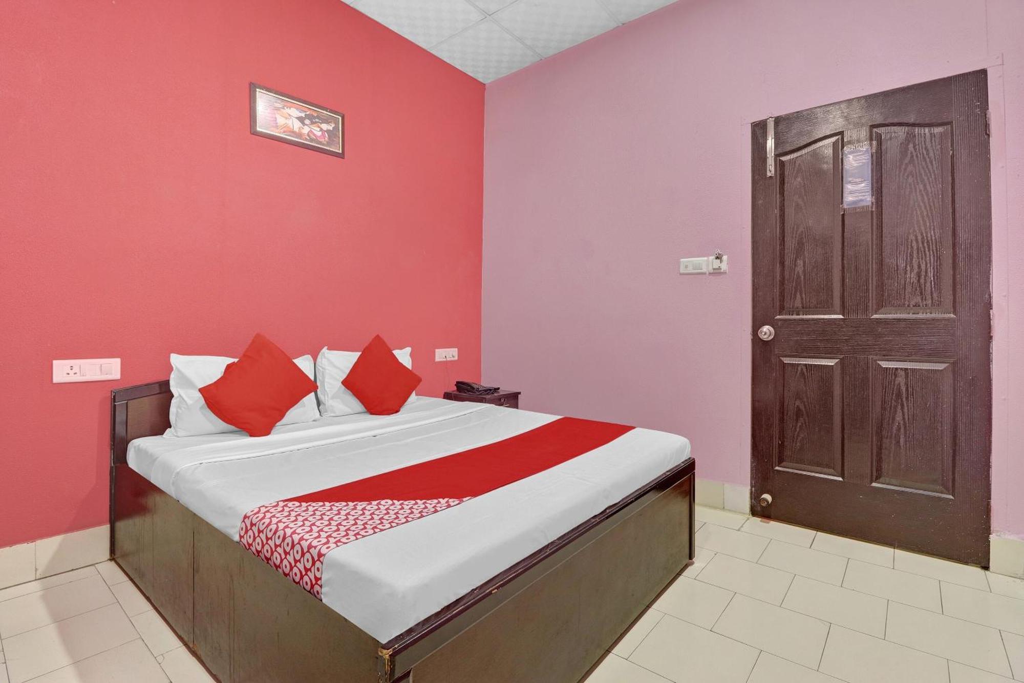 Hotel O Drizzling Land Muradnagar Екстер'єр фото